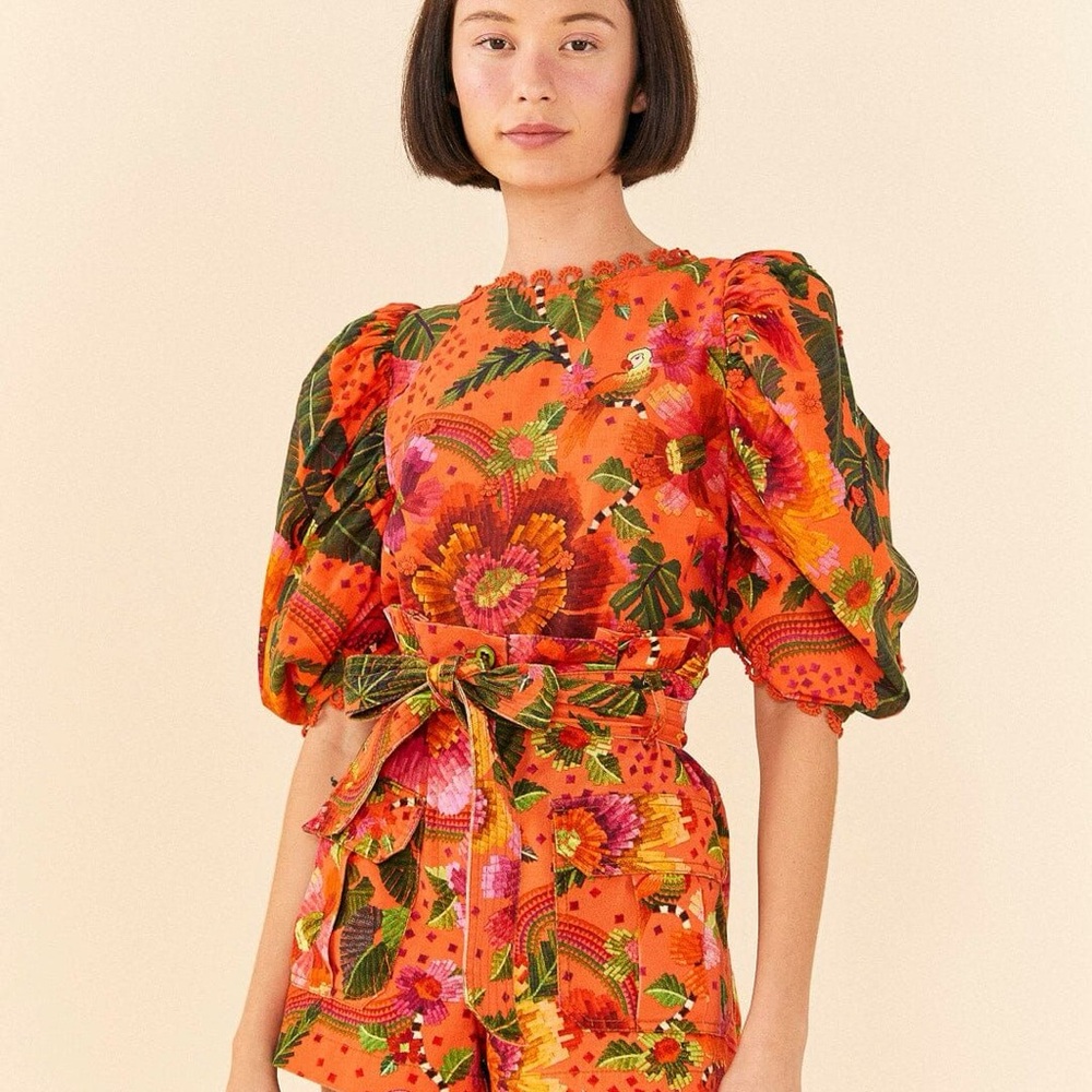 Farm Rio Women's High Rise Paperbag Shorts in Orange Blooming Garden Size: XS - Picture 4 of 13